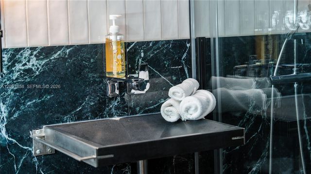 5255 Collins Avenue 9E, Miami Beach, FL 33140