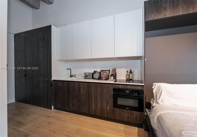5255 Collins Avenue 9E, Miami Beach, FL 33140