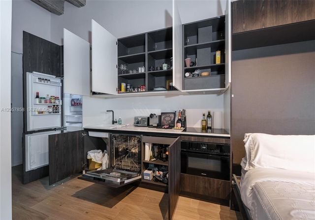 5255 Collins Avenue 9E, Miami Beach, FL 33140