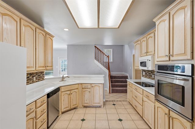 135 Rim Rock Road, Aledo, TX 76008