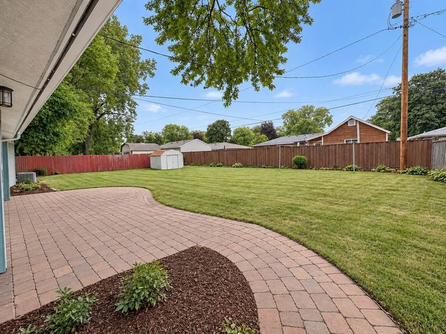 7913 5th Street NE, Fridley, MN 55432