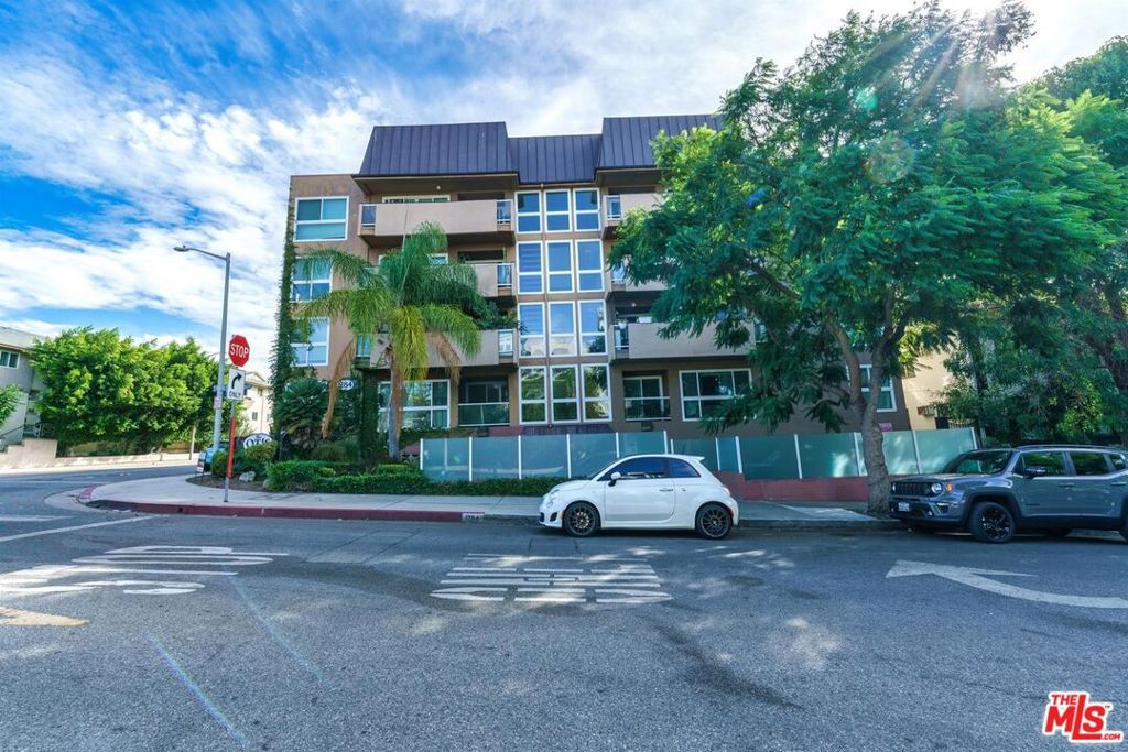 1284 Havenhurst Drive, Los Angeles, CA 90046 — photo 3