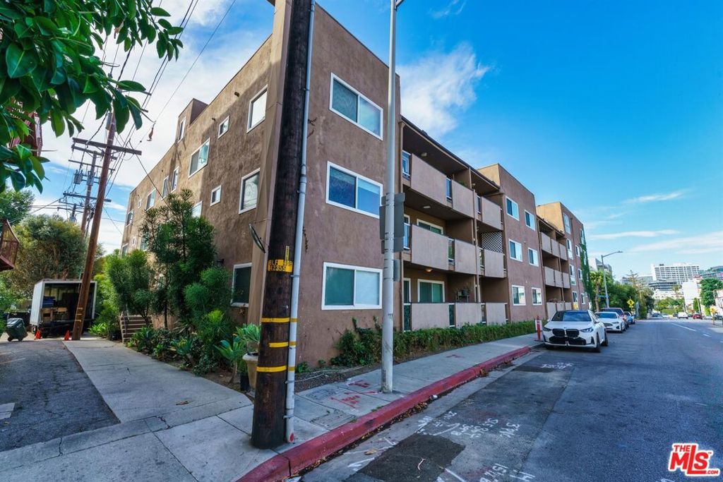 1284 Havenhurst Drive, Los Angeles, CA 90046 — photo 4