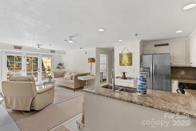 429 Bowling Park Road, Asheville, NC 28803