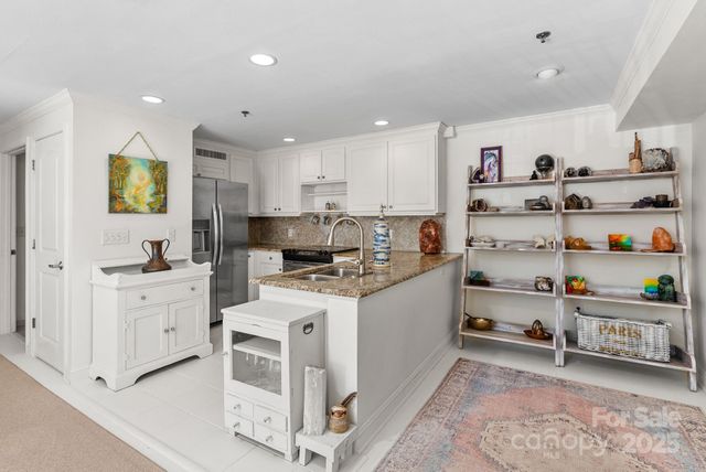 429 Bowling Park Road, Asheville, NC 28803