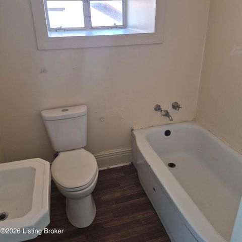1700 W Oak St, Louisville, KY 40210
