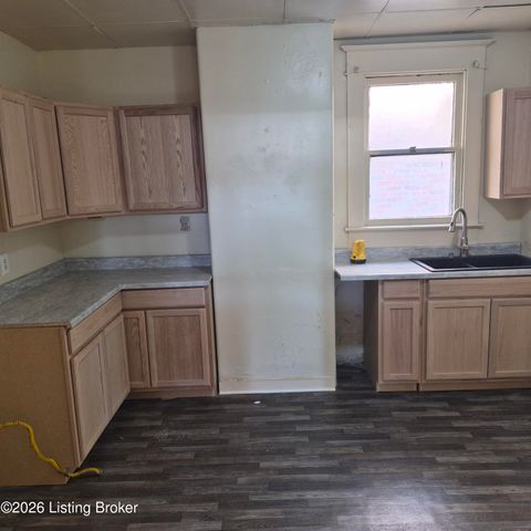 1700 W Oak St, Louisville, KY 40210