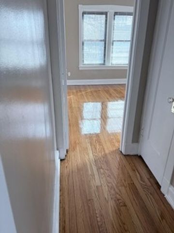 7363 S Coles Avenue 1, Chicago, IL 60649