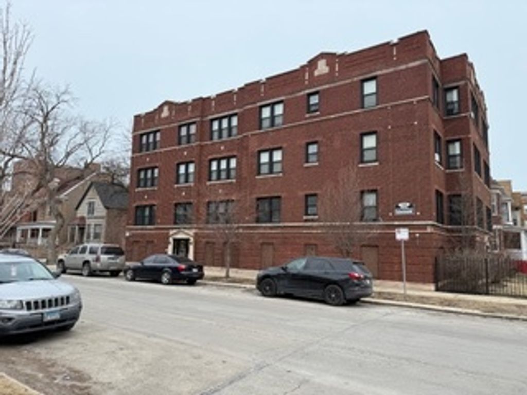 7363 S Coles Avenue 1, Chicago, IL 60649