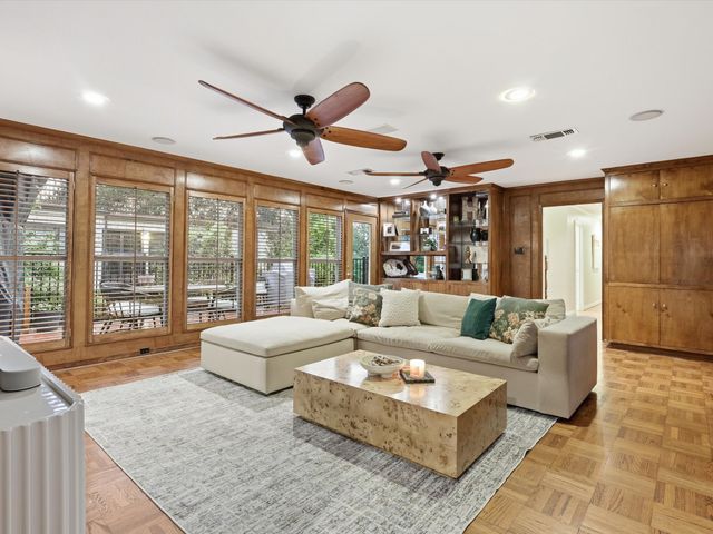 2341 Lofton Terrace, Fort Worth, TX 76109