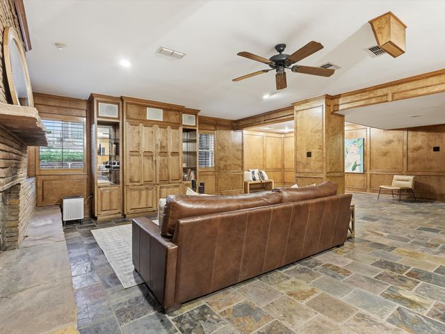 2341 Lofton Terrace, Fort Worth, TX 76109