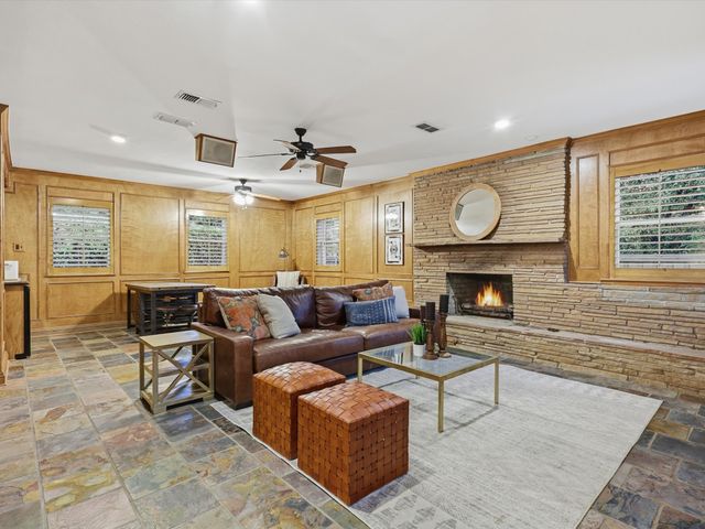 2341 Lofton Terrace, Fort Worth, TX 76109