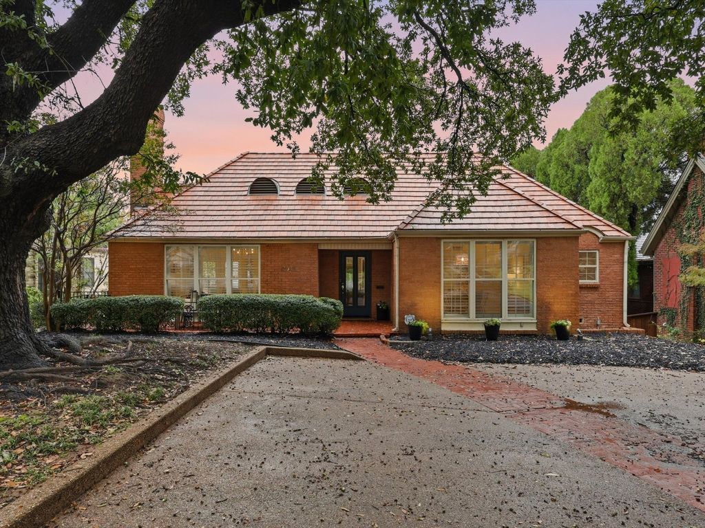 2341 Lofton Terrace, Fort Worth, TX 76109