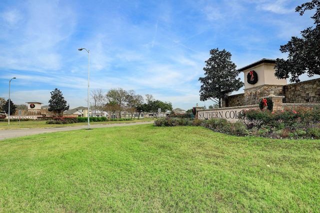 223 Sunset Colony Drive, Rosharon, TX 77583