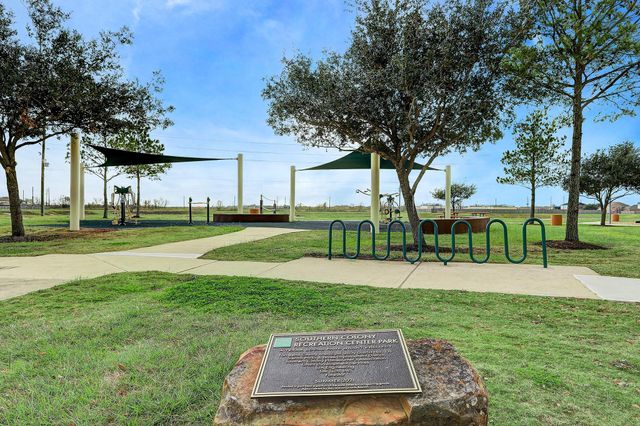 223 Sunset Colony Drive, Rosharon, TX 77583