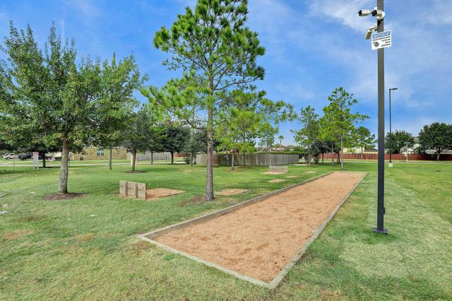 223 Sunset Colony Drive, Rosharon, TX 77583