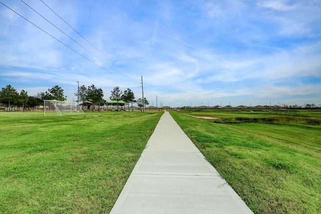 223 Sunset Colony Drive, Rosharon, TX 77583