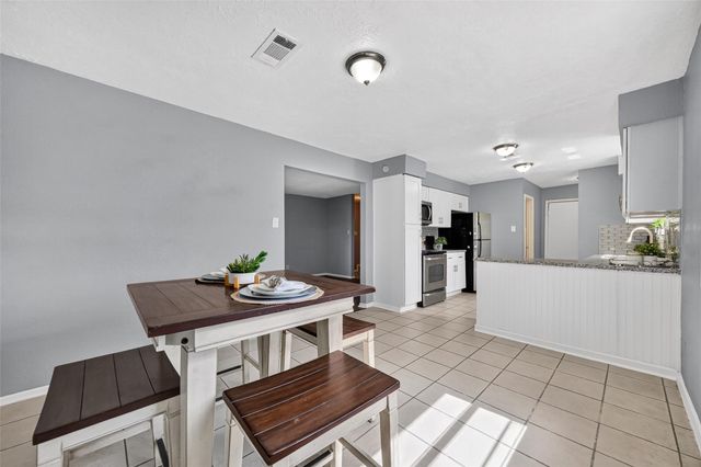 6013 Leafwood Circle, League City, TX 77573