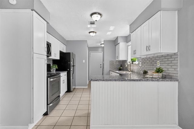 6013 Leafwood Circle, League City, TX 77573