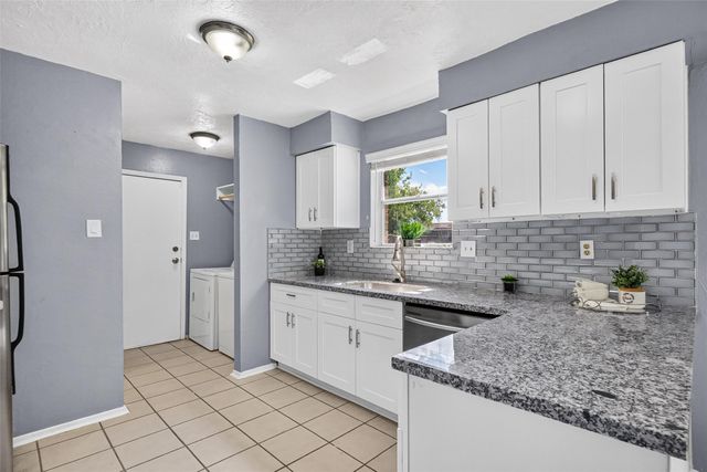 6013 Leafwood Circle, League City, TX 77573