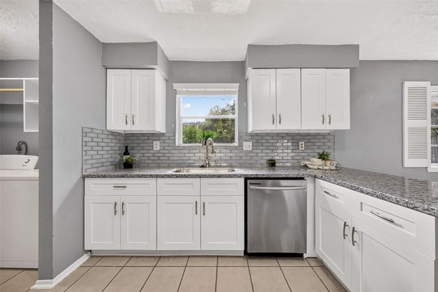 6013 Leafwood Circle, League City, TX 77573