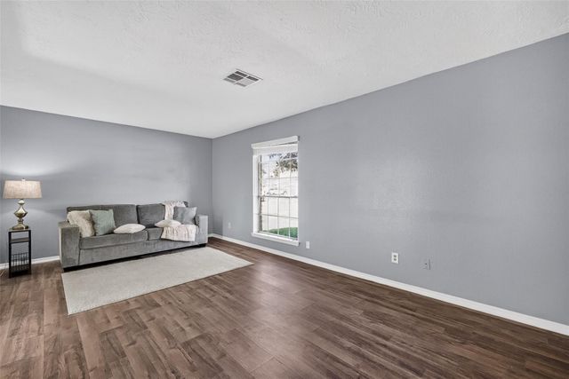 6013 Leafwood Circle, League City, TX 77573