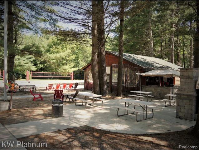 8826 Gratiot Avenue, Columbus Township, MI 48063