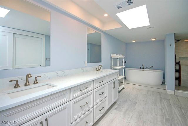 3145 W Gulf DR 205, Sanibel, FL 33957