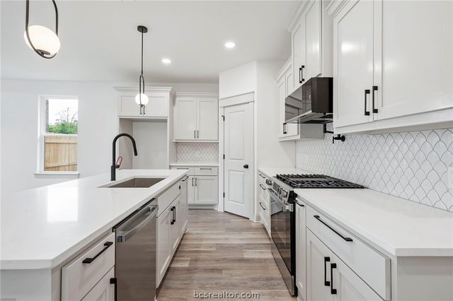 503 Legion Court, Bryan, TX 77803