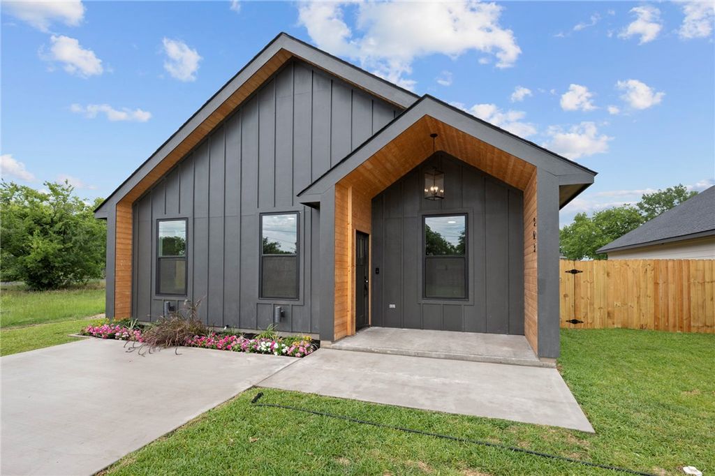503 Legion Court, Bryan, TX 77803