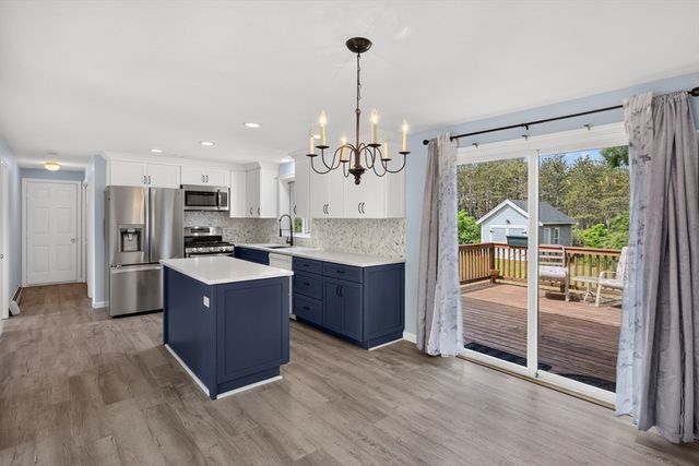 12 Cransbourne Cir, Mashpee, MA 02649