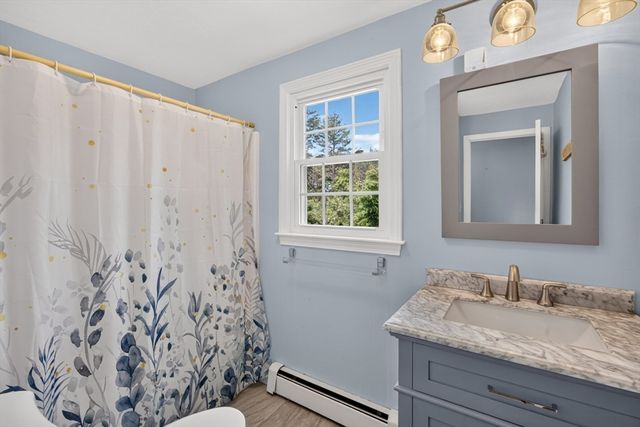 12 Cransbourne Cir, Mashpee, MA 02649