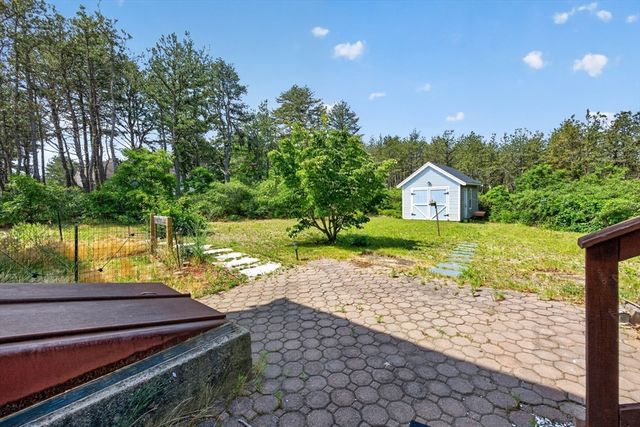 12 Cransbourne Cir, Mashpee, MA 02649