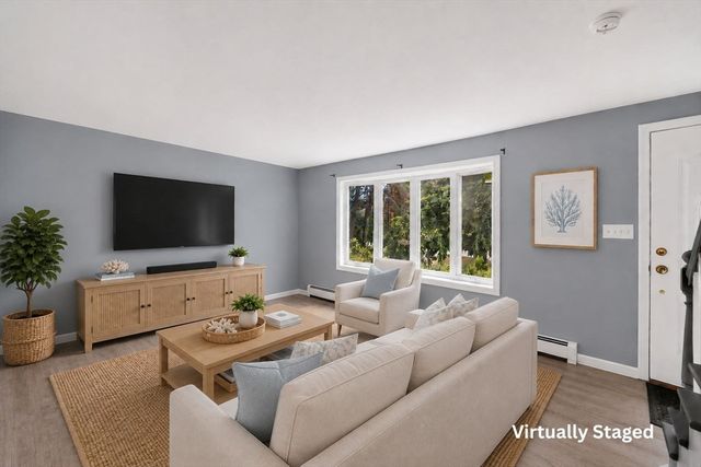 12 Cransbourne Cir, Mashpee, MA 02649