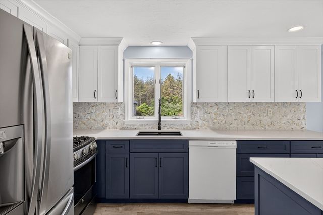 12 Cransbourne Cir, Mashpee, MA 02649