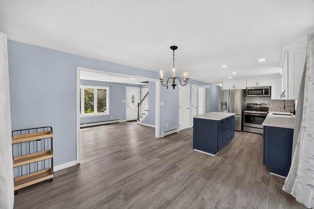 12 Cransbourne Cir, Mashpee, MA 02649