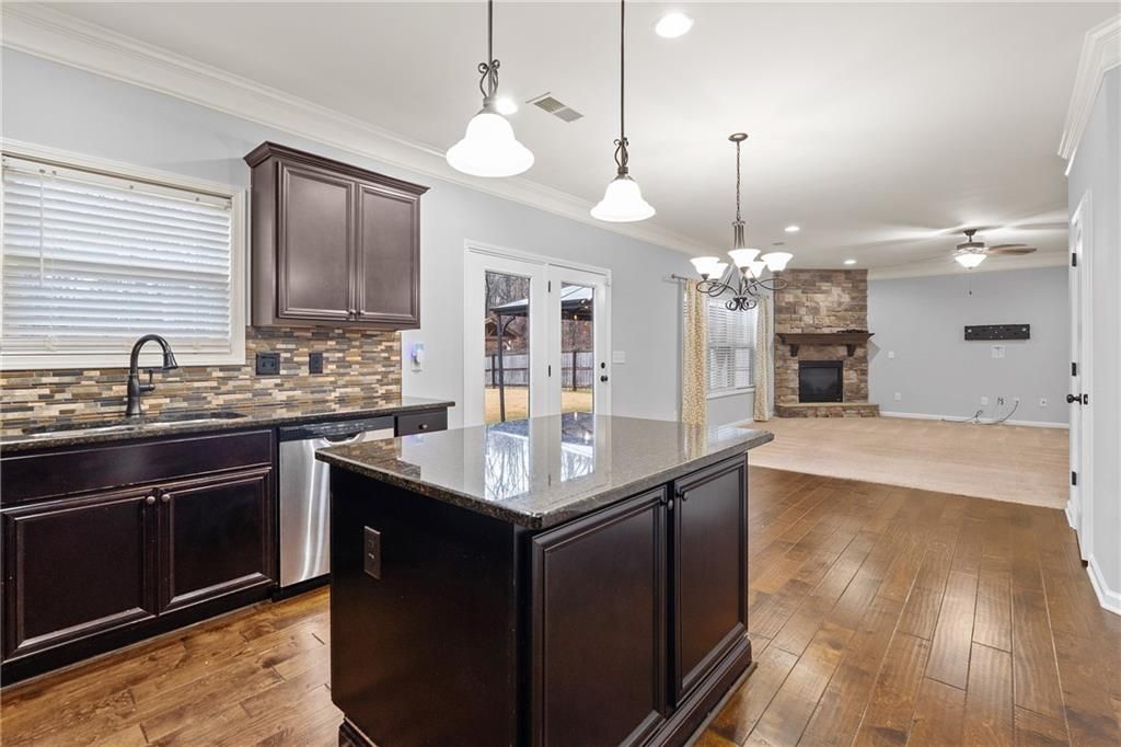 Image 14 of property listing at 3910 Pleasant Woods Drive, Cumming, GA 30028