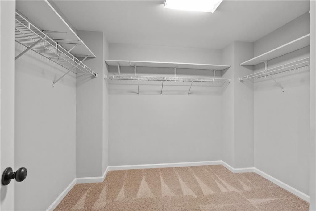 Image 20 of property listing at 3910 Pleasant Woods Drive, Cumming, GA 30028