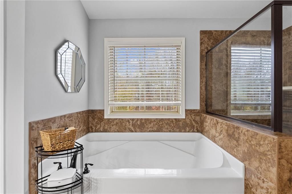 Image 23 of property listing at 3910 Pleasant Woods Drive, Cumming, GA 30028