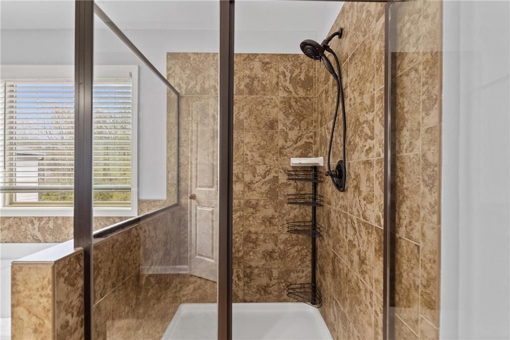 Image 24 of property listing at 3910 Pleasant Woods Drive, Cumming, GA 30028