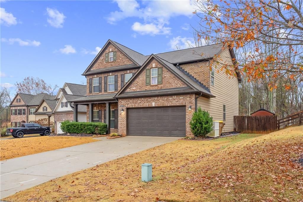 Image 3 of property listing at 3910 Pleasant Woods Drive, Cumming, GA 30028