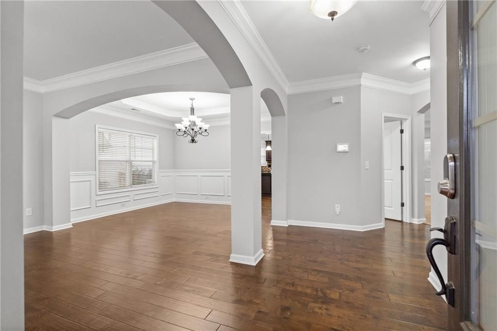 Image 5 of property listing at 3910 Pleasant Woods Drive, Cumming, GA 30028