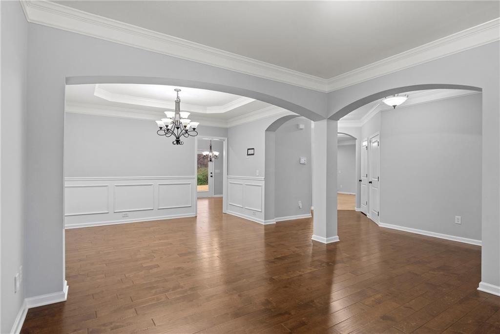 Image 8 of property listing at 3910 Pleasant Woods Drive, Cumming, GA 30028