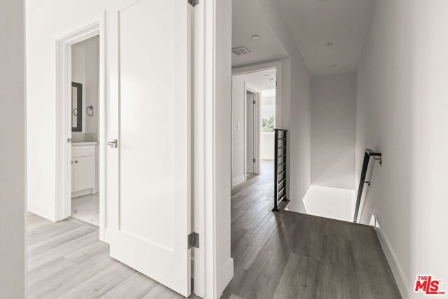 2936 West Boulevard B, Los Angeles, CA 90016