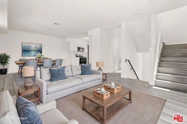 2936 West Boulevard B, Los Angeles, CA 90016