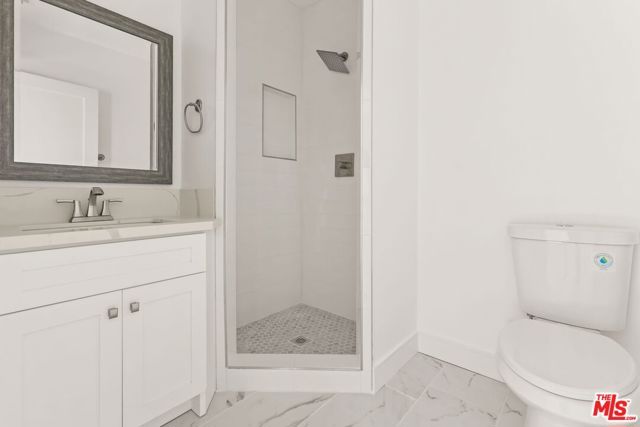 2936 West Boulevard B, Los Angeles, CA 90016