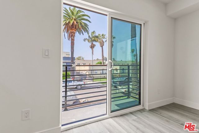 2936 West Boulevard B, Los Angeles, CA 90016