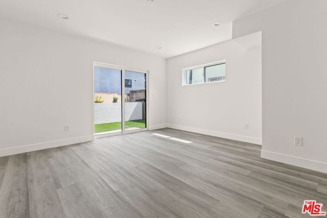 2936 West Boulevard B, Los Angeles, CA 90016