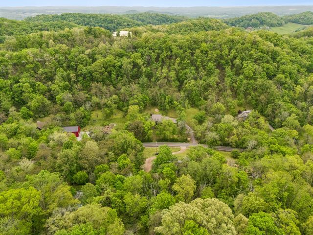 2288 N Berrys Chapel Rd, Franklin, TN 37069
