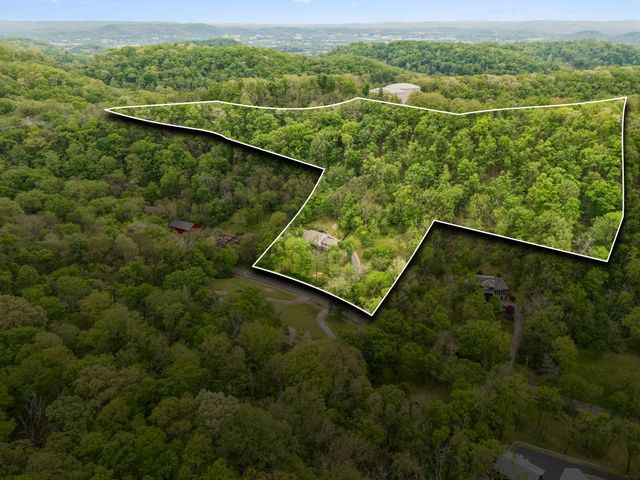2288 N Berrys Chapel Rd, Franklin, TN 37069